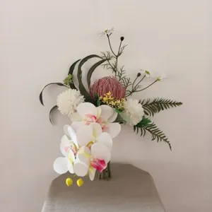 Bouquet de fleurs artificielles fausses fleurs arrangement floral déco intérieur détail