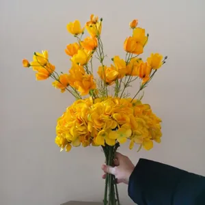 Bouquet de Fleurs Artificielles en Soie Jaune Centre de Table Arrangement Floral pour Maison Bureau Restaurant Fête Décor