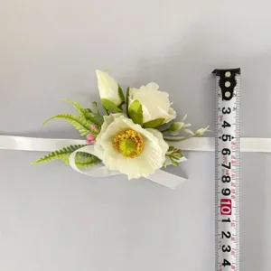 Corsage de poignet de coquelicot artificiel blanc bracelet floral de mariée avec ruban pour mariage.