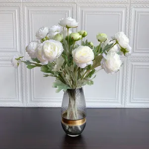 Bouquet di fiori artificiali di ranuncolo in seta con vaso in vetro per soggiorno