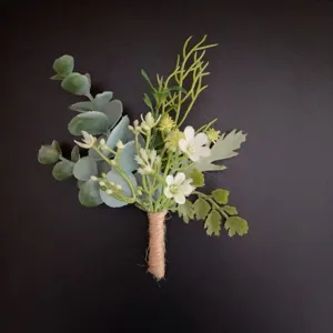 Künstliche Eukalyptus und Schleierkraut Ansteckblume für Hochzeitsbräutigam Trauzeugen.