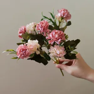 Nahaufnahme des 9-Kopf rosa künstlichen Hortensien-Seidenblumenstraußes für Wohnkultur Detail
