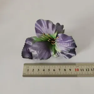 Tête de fleur de glaïeul violette artificielle en soie pour accessoires de coiffure.