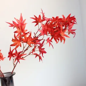 Kunstmatige rode esdoornblad tak voor huisdecoratie bloemstuk vaas display decoratie