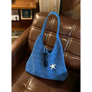 Borsa a tracolla in crochet blu con decoro stella Marina, elegante borsa lavorata a maglia.