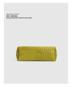 Stylish green woven leather shoulder bag, premium intrecciato design for daily casual wear.