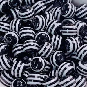 Perles rondes en résine à rayures noires et blanches en vrac pour bijoux bracelets DIY.