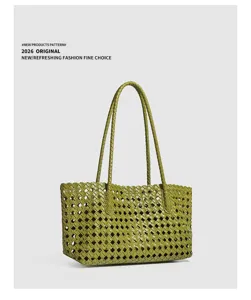 Retro woven shoulder bag for women, stylish green leather tote bag, casual daily handbag.