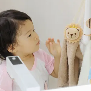 Cute hanging hand towel with adorable lion design, highly absorbent, perfect for kitchen and bathroom use.