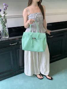 Light green PVC jelly tote bag, large capacity shoulder handbag with classic Kelly design.
