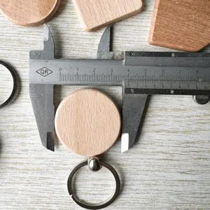 Wooden blank keychain beech wood DIY craft pendant wooden circle key ring detail display