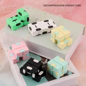 Cubo infinito macaron fidget toy antistress, cubo sensoriale antistress per relax e concentrazione.