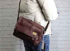 Men vintage soft leather shoulder messenger bag casual crossbody daily bag detail view.