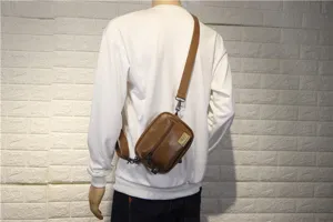 Sac bandoulière homme en cuir marron décontracté petite sacoche pour voyage et usage quotidien.