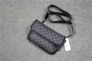 Sac a bandouliere carre noir et gris pour homme, sac decontracte avec sangle reglable.