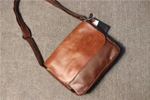 Men vintage brown messenger bag casual retro shoulder crossbody bag detail view.