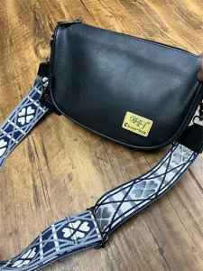 Japanese style casual crescent crossbody bag for men and women with wide patterned strap