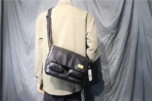 Men retro black leather shoulder bag casual flap messenger crossbody bag for daily use
