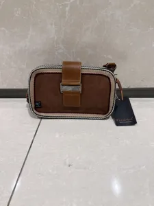 Retro stripe crossbody bag for men and women, casual fashion shoulder phone bag, brown pu leather.