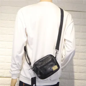 Élégant sac bandoulière en cuir noir pour homme sac messager décontracté petit format.