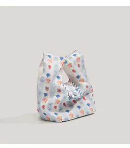 Lindo bolso de mano de lona mini con estampado floral y oso, bolsa de almuerzo detalles.