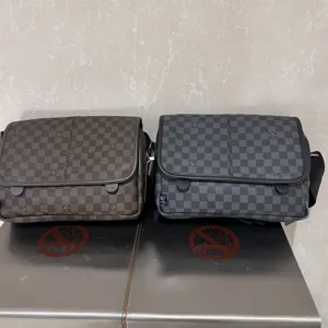 Schoudertas met ruitjes voor heren en dames, casual retro crossbody tas stijlvol.