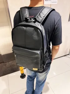 Zaino Vintage in Pelle PU da Uomo Grande Capacità Viaggio di Affari Commuting Laptop Zainetto Scolastico Impermeabile Casual