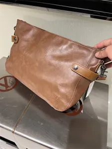 Sac bandoulière homme en cuir souple marron vintage sac d'affaires décontracté avec quincaillerie