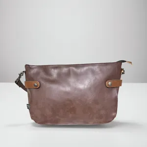 Sac bandoulière en cuir souple rétro pour homme, grande capacité sac de travail décontracté.