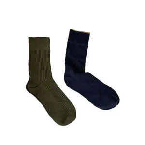 Herren Wolle Seide Vertikale Streifen Mittlere Socken mit Kontrastbündchen für Winter