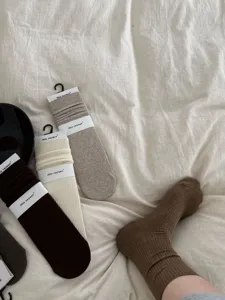 Dames casual geribbelde enkelsokken, zachte katoenen gestapelde sokken detailweergave