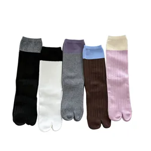 Women's split toe tabi socks pure cotton colorblock mid-calf socks for daily wear.