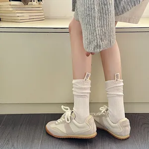 Damen Beinstulpen weisse Baumwolle grobe Strick Socken mit modischem Stofflabel