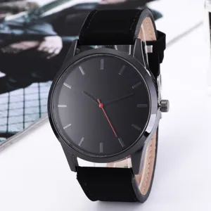 Montre quartz homme minimaliste avec bracelet cuir noir et grand cadran pour look casual.