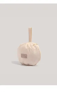 Sac de rangement sphérique portable pour soutiens-gorge et sous-vêtements avec poignée.