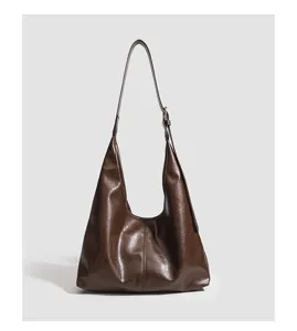 Vintage soft leather brown hobo shoulder bag, large capacity casual daily commuting bag.