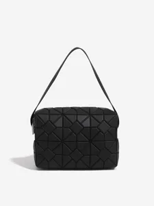 Black geometric rhombus shoulder bag, minimalist fashion casual commuting handbag.