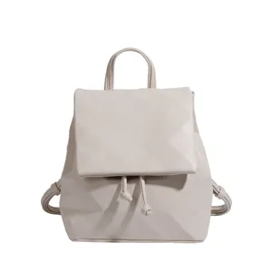 Mini zaino geometrico minimalista in pelle PU bianco sporco da donna, chic e casual per ogni giorno.