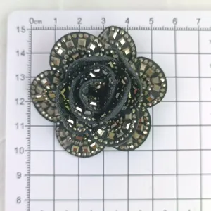 Écusson fleur strass noir accessoire DIY, application florale en cristal scintillant pour vêtements.