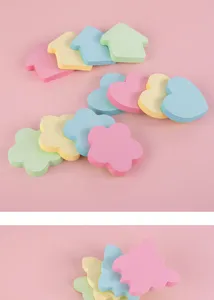 Vista dettagliata di foglietti adesivi colorati, simpatici blocchi note cuore fiore.