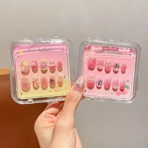 Handgefertigte künstliche Nägel süßes Frucht-Design boxed Fake Nails Set Nagelkunst Dekor.