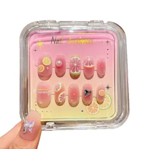 Süße handgefertigte Kunstnägel mit Obst-Relief-Design, hübsche künstliche Nagelaufkleber.