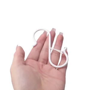 Gancho en S blanco con hebilla de seguridad para utensilios de cocina, ollas, tazas, ropa y almacenamiento.