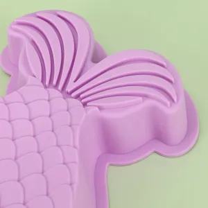 Moule à gâteau en silicone violet en forme de queue de sirène pour pâtisserie DIY.