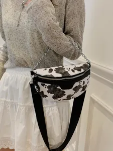 Modische Kuh-Muster Brusttasche für Damen, trendige Retro Umhängetasche mit Kette.