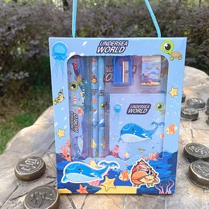 Detailansicht des Unterwasser-Welt Briefpapier-Geschenksets mit niedlichen Cartoon-Mustern.