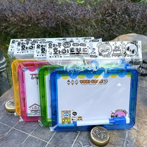 Leuke dubbelzijdige uitwisbare witte whiteboard met stift voor kinderen schoolartikelen.