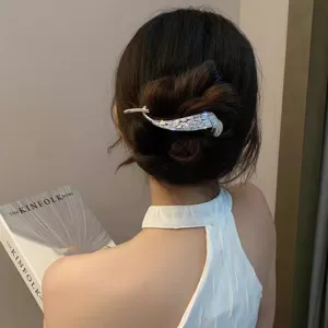 Élégante pince à cheveux queue de poisson en strass pour femmes, barrette brillante pour chignons.