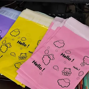 Wasserdichte, dicke, niedliche Cartoon-Bär-Versandtaschen für Geschenk- und Kleiderverpackung