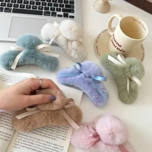 Jolie pince a cheveux en peluche douce avec noeud mignon fourrure pour femmes hiver